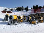 Canons à neige à la station intermédiaire