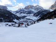 Vue sur les hébergements à Corvara