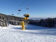 Canons à neige performants dans le domaine skiable de Mönichkirchen/Mariensee
