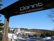 Vue depuis l'entrée du Dorint Hotel & Resort