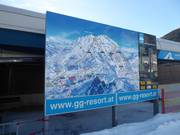 Tableau d'affichage moderne à la station de vallée de Kals