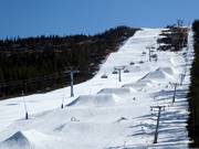 Snowpark avec piste difficile