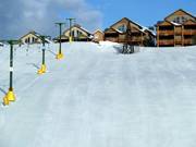Pente d'entraînement damée à la station de vallée