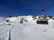 Zentralbahn - 4 places | Télésiège rapide (débrayable) avec capots de protection