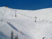 Pistes difficiles dans la partie supérieure sous le télésiège