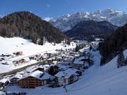 Vue sur les hébergements à Wolkenstein