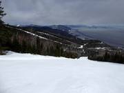 Des descentes à travers des couloirs forestiers mènent jusqu'au fleuve Saint-Laurent.
