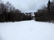 Piste La Crête dans la vallée avec vue sur la montagne