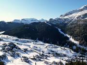 Vue sur Corvara avec la Marmolada en arrière-plan