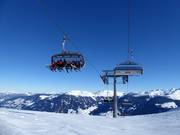 Schnee-Express - 8 places | Télésiège rapide (débrayable) avec capots de protection et sièges chauffants