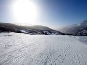 Sur des pistes faciles en direction du soleil