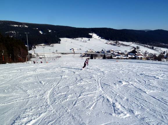 Vue sur la piste principale