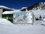 Grand panneau d'information au téléphérique du sommet Speiereck