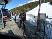 Nettoyage à la sortie de la télécabine Ochsenweidebahn