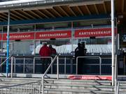 Personnel de caisse sympathique