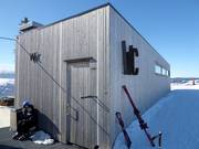 Installations sanitaires très bien entretenues à la station supérieure de la télécabine