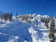 Traces de poudreuse en dessous du télésiège Madritschenbahn