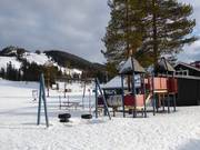 Aire de jeux à la station intermédiaire