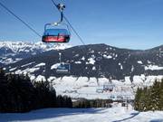 Kemahdhöhebahn - 4 places | Télésiège rapide (débrayable) avec capots de protection