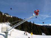 Canons à neige sur la descente vers Nasserein