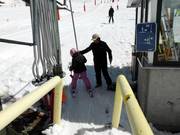 Le personnel porte une attention particulière aux enfants.