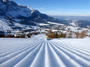 Piste parfaitement préparée dans le domaine skiable de Carezza