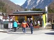 Bistrot du téléphérique à la station de vallée