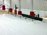 Rails sur la piste principale de droite