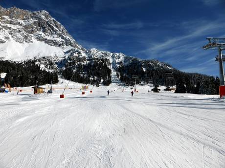 Domaines skiables pour les débutants dans les massifs de Wetterstein et de Mieming – Débutants Ehrwalder Alm – Ehrwald