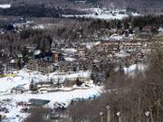 Vue sur les hébergements au pied du domaine skiable
