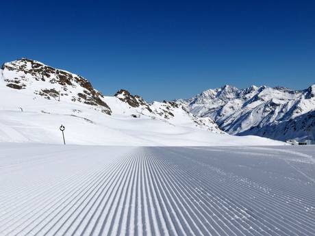 Préparation des pistes 5 Glaciers du Tyrol – Préparation des pistes Kaunertaler Gletscher (Glacier de Kaunertal)