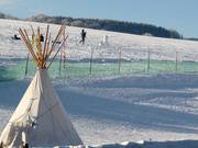 Tente tipi et pistes faciles pour enfants