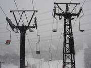 Ancien télésiège une place dans le domaine skiable de Kagura