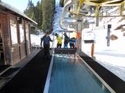 Le personnel est toujours présent au télésiège.