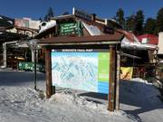 Panneau d'information près de l'hôtel Rila