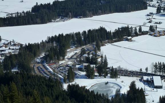 Naturparkregion Reutte: Accès aux domaines skiables et parkings – Accès, parking Hahnenkamm – Höfen/Reutte