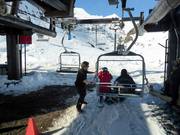 L’assistance est fournie lors de l’embarquement au télésiège.