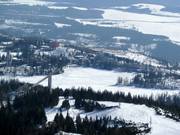 Vue sur les hébergements au lac Tschirmer