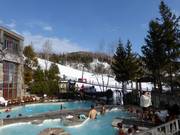 Après-ski dans le jacuzzi chaud