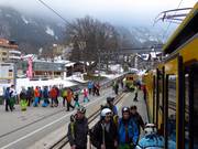 Accès à Wengen et au domaine skiable en train à crémaillère