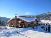 Village Day Lodge avec Masa's Bar & Grill et Cafè Soleil