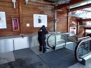 Les accès aux remontées mécaniques sont dégagés.