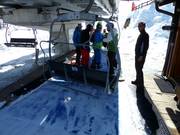 On reste également attentif au télésiège.