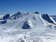 Snowpark au pied de l’Olperer au premier plan, Gefrorene Wand en arrière-plan