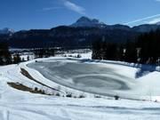 Lac de retenue dans la vallée