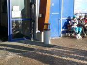 Poubelle à l'entrée du télésiège