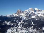 Vue sur les pistes entre Pomedes (2303 m), Duca d’Aosta (2098 m) et Col Druscie (1770 m)