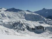 Domaine skiable au-dessus de la station intermédiaire Bidmi