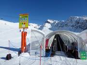 Les Lutins - Tapis roulant/Moving Carpet recouvert d’une galerie