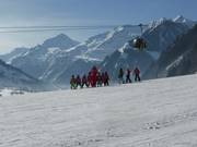 Cours de ski sur la pente d'entraînement Schwazerwiese